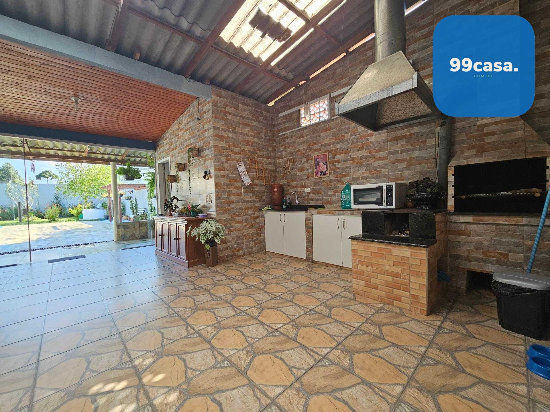 Casa com Piscina, Espaço Gourmet e Terreno de 675m  em São Jos...