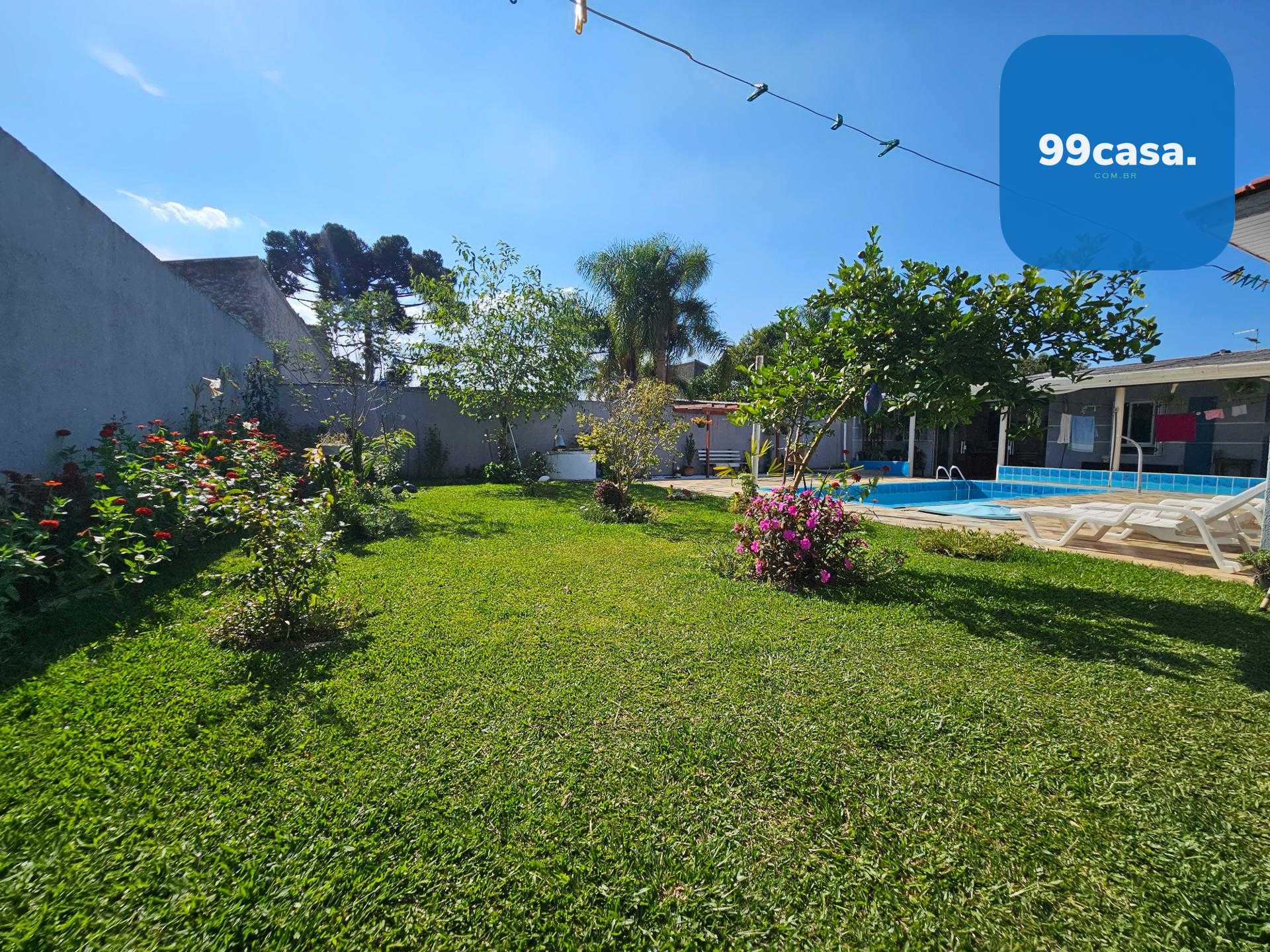 Casa com Piscina, Espaço Gourmet e Terreno de 675m  em São Jos...