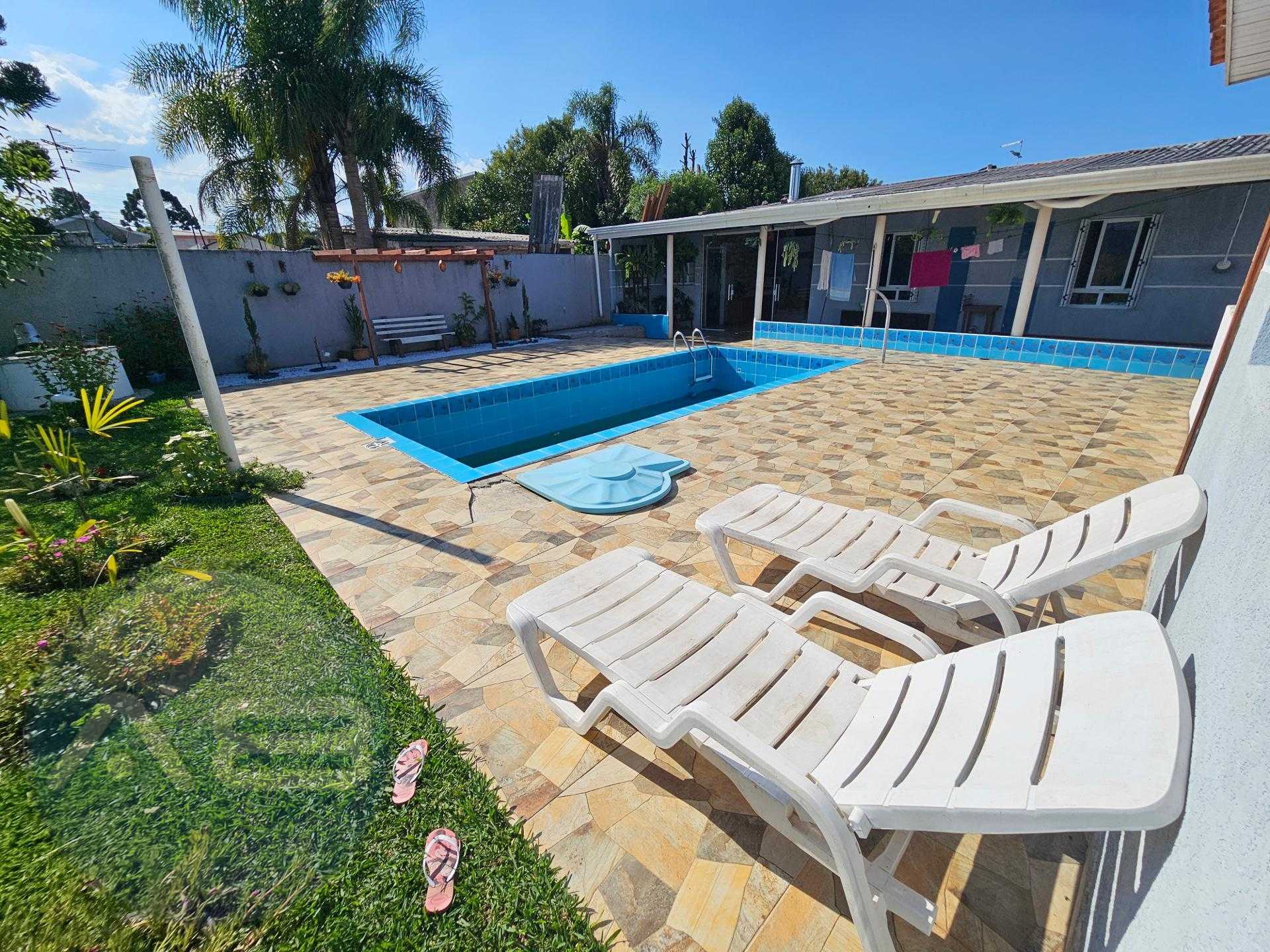 Casa com Piscina, Espaço Gourmet e Terreno de 675m  em São Jos...