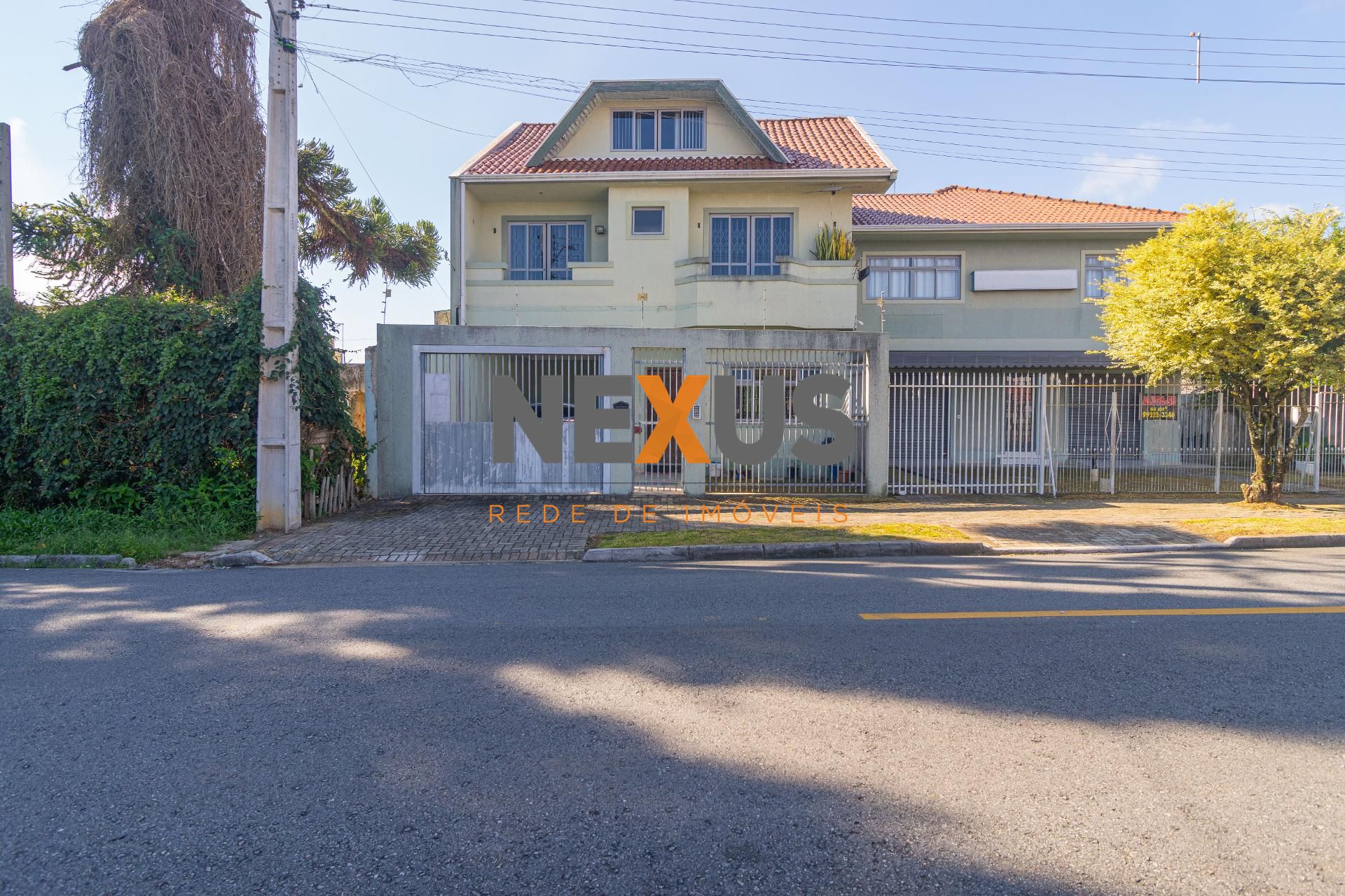 Imóvel Versátil no Sítio Cercado | Sobrado Triplex   Edificaçã...