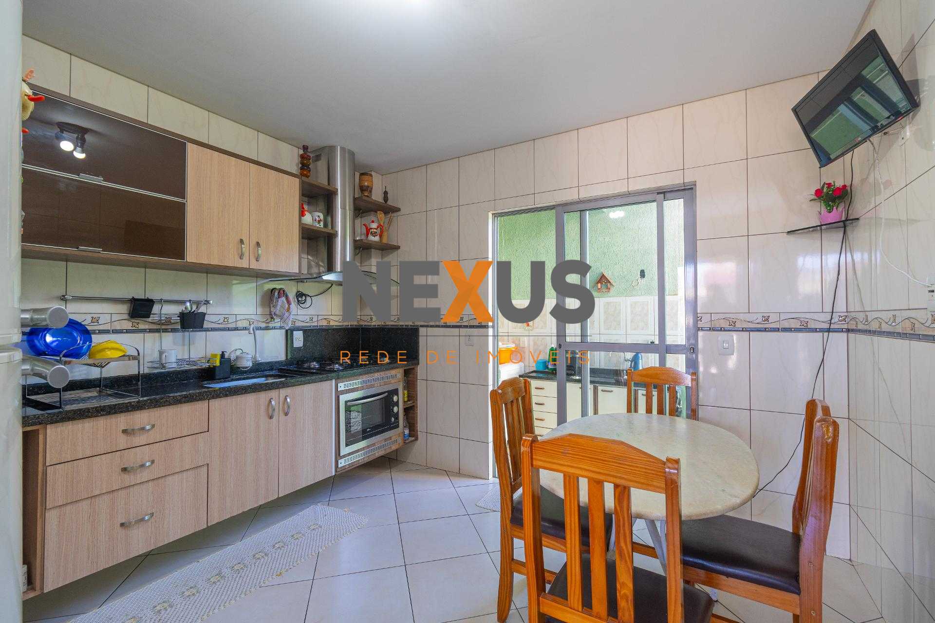 Imóvel Versátil no Sítio Cercado | Sobrado Triplex   Edificaçã...