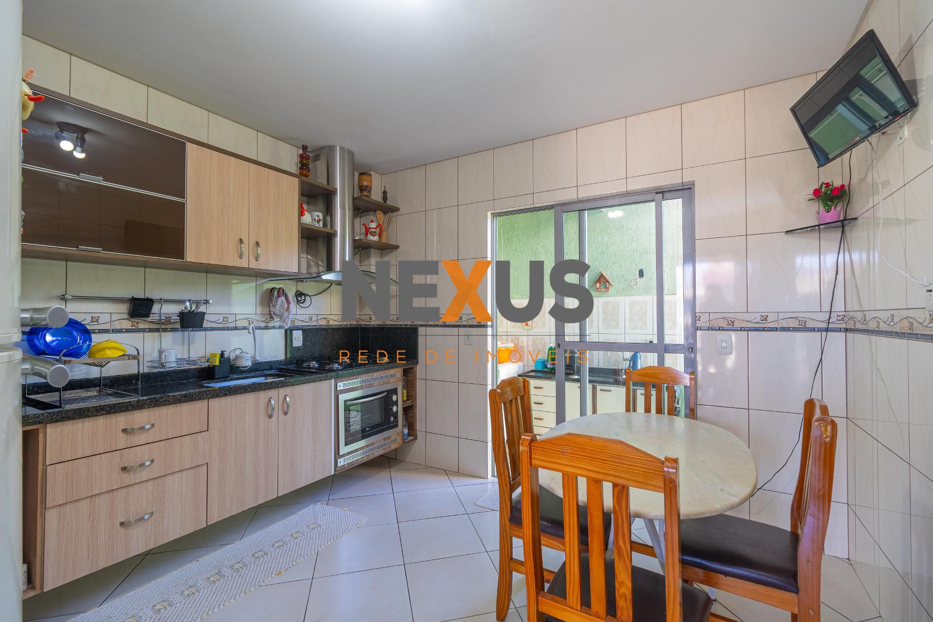 Imóvel Versátil no Sítio Cercado | Sobrado Triplex   Edificaçã...