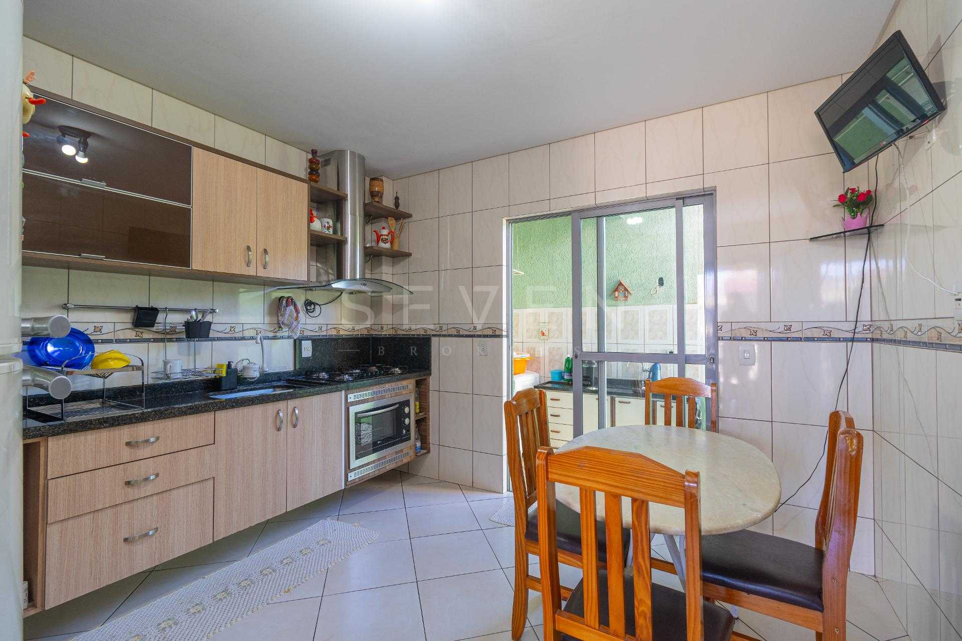 Imóvel Versátil no Sítio Cercado | Sobrado Triplex   Edificaçã...