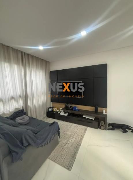 Apartamento de 67m² Completamente Mobiliado com 2 Quartos, Suí...
