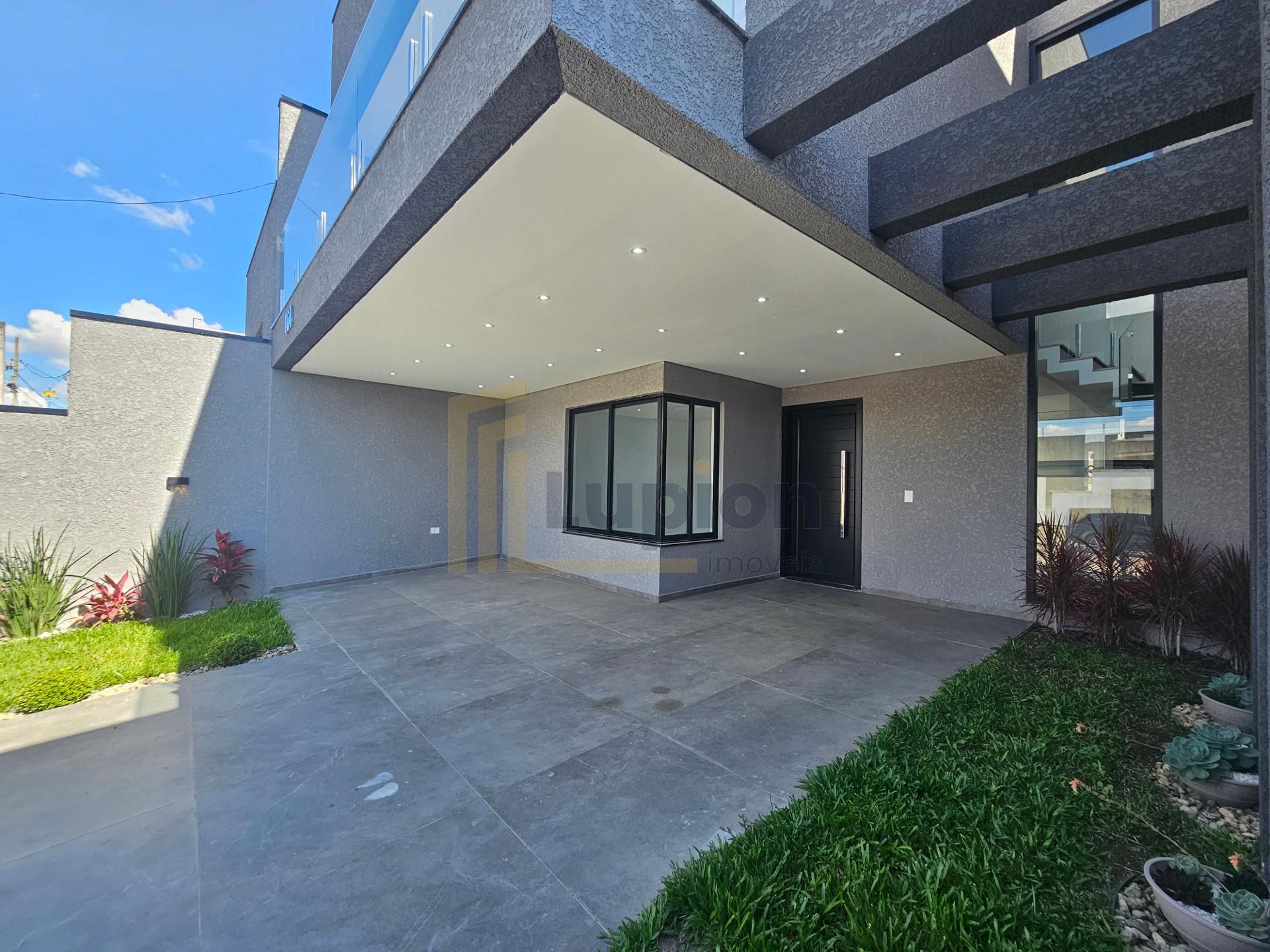 Lindo sobrado, não geminado, 03 quartos, sendo 01 suíte com cl...