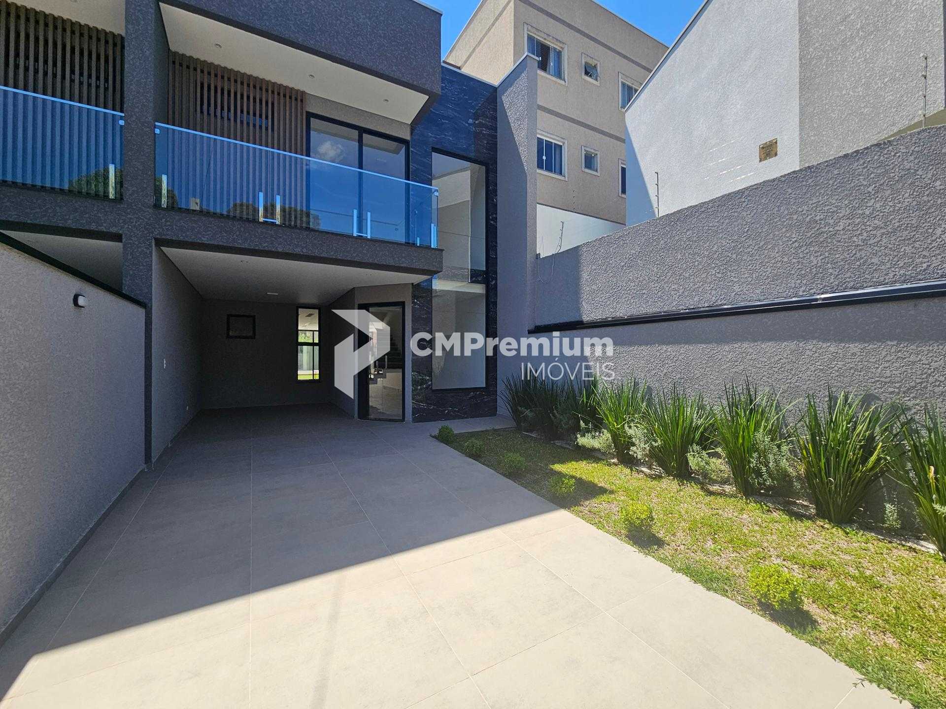 Sobrado com alto padrão de acabamento, 03 quartos, sendo 01 su...