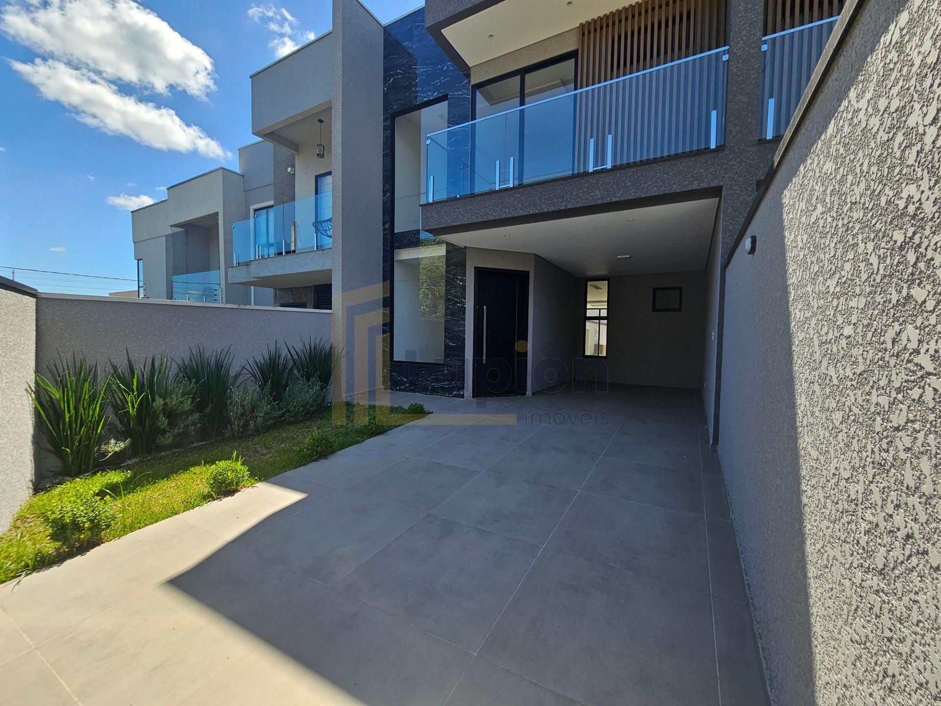 Lindo s obrado com alto padrão,  03 quartos, sendo 01 suíte co...