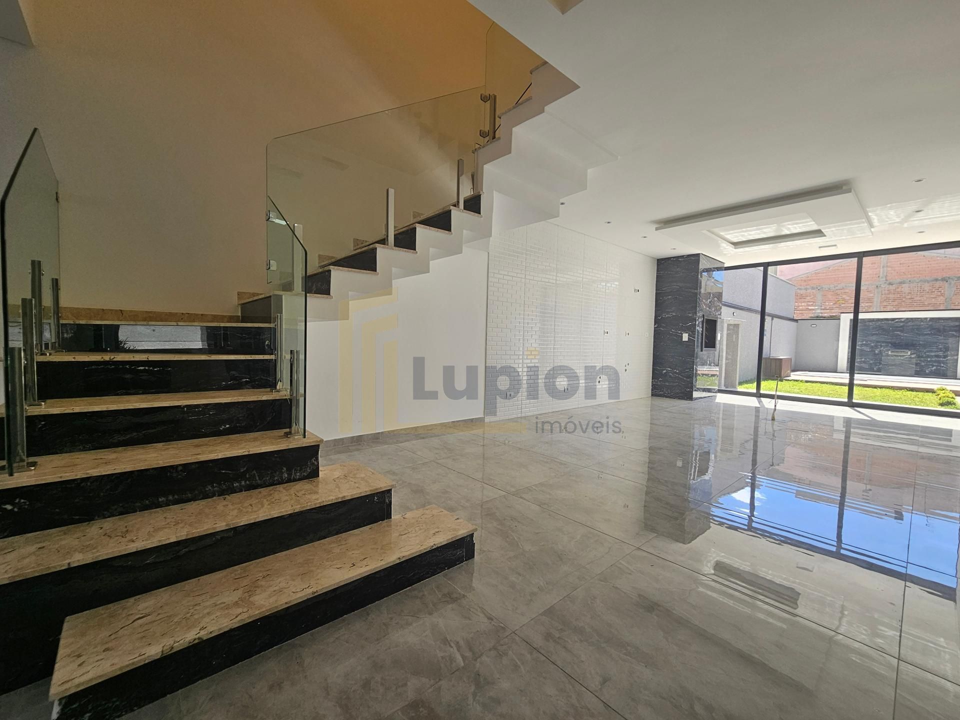 Lindo s obrado com alto padrão,  03 quartos, sendo 01 suíte co...