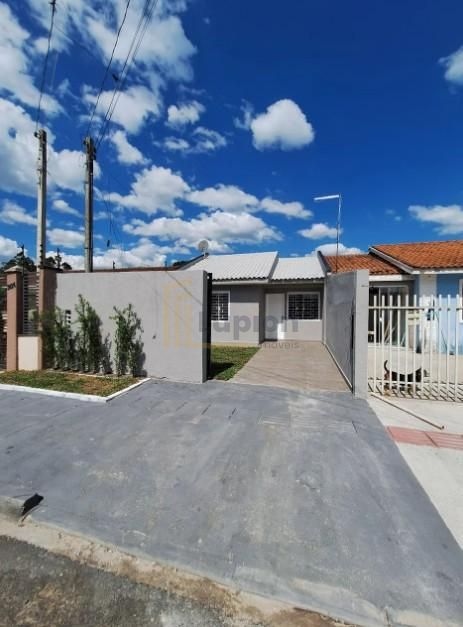 Sua primeira casa nova em Fazenda Rio Grande, 2 quartos, pront...