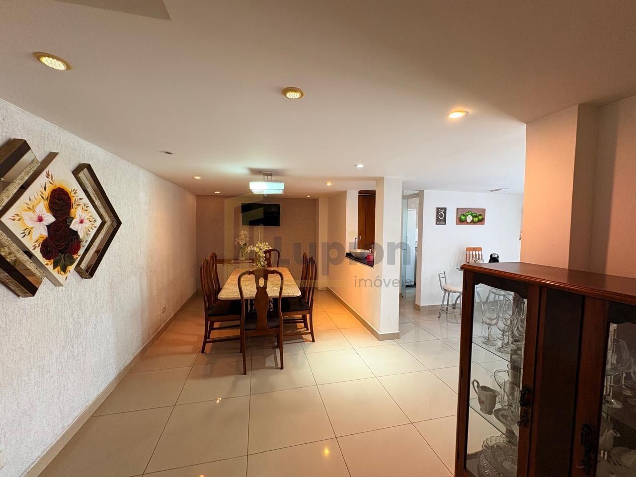 Sobrado amplo no Portão com suíte, ático e espaço gourmet pert...