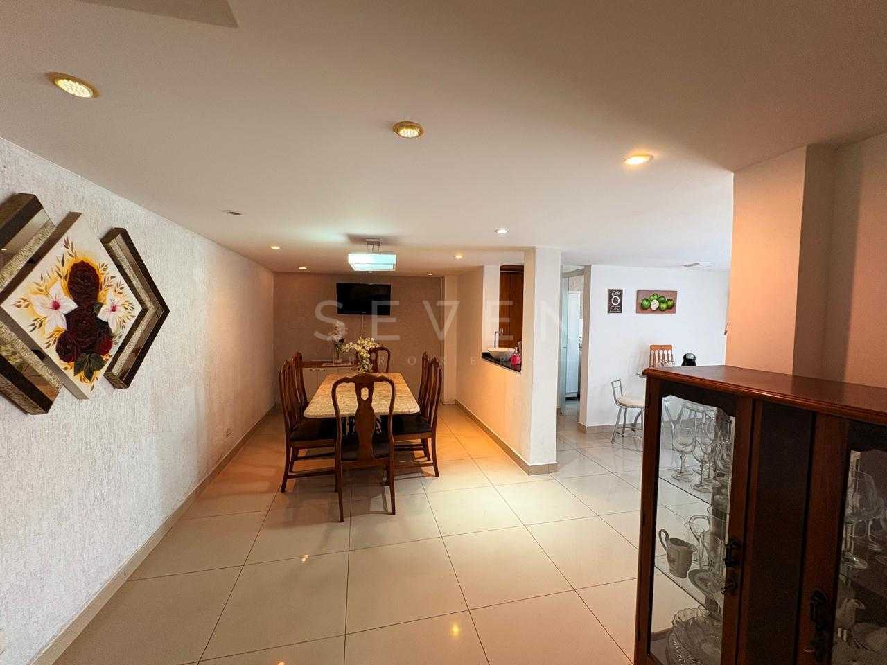 Sobrado amplo no Portão com suíte, ático e espaço gourmet pert...