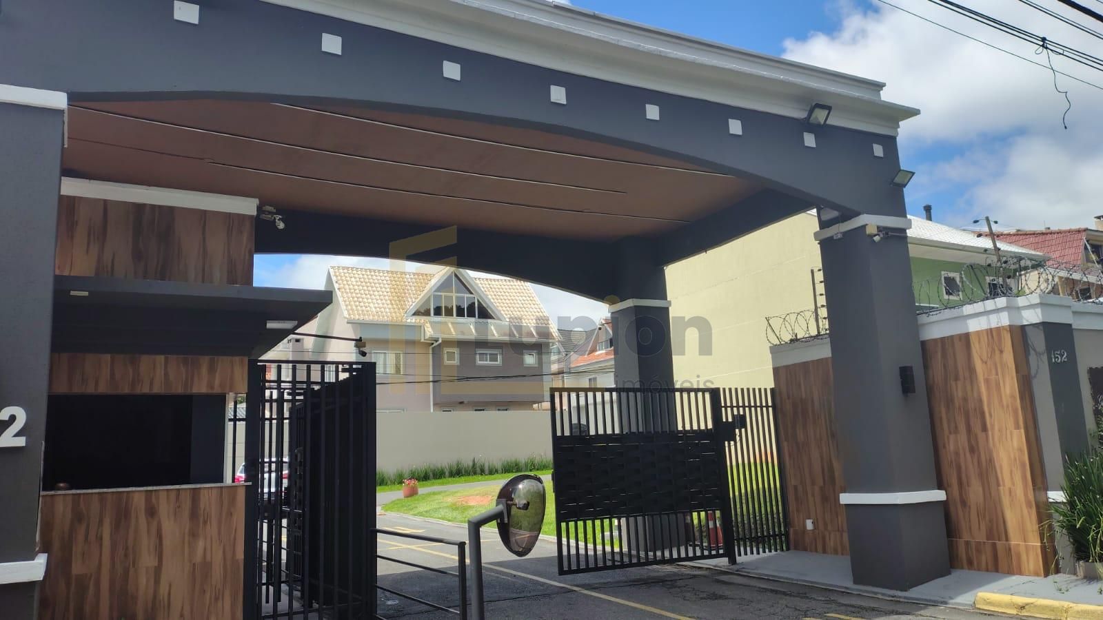 Sobrado no Cachoeira com suíte, 2 vagas e portaria 24h na Rua ...