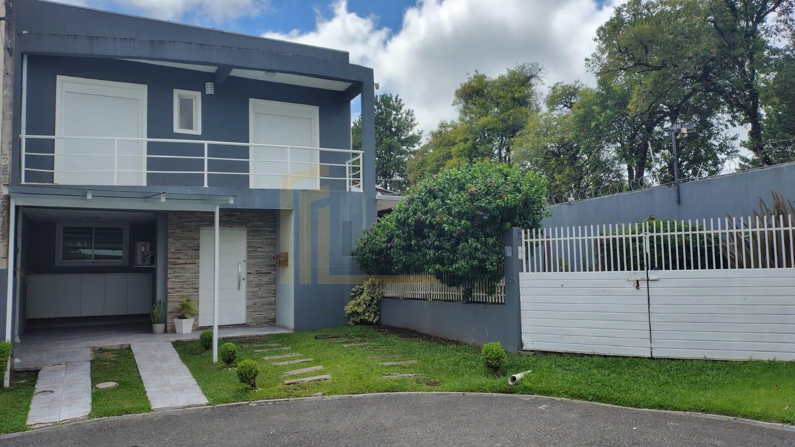 Sobrado no Cachoeira com suíte, 2 vagas e portaria 24h na Rua ...