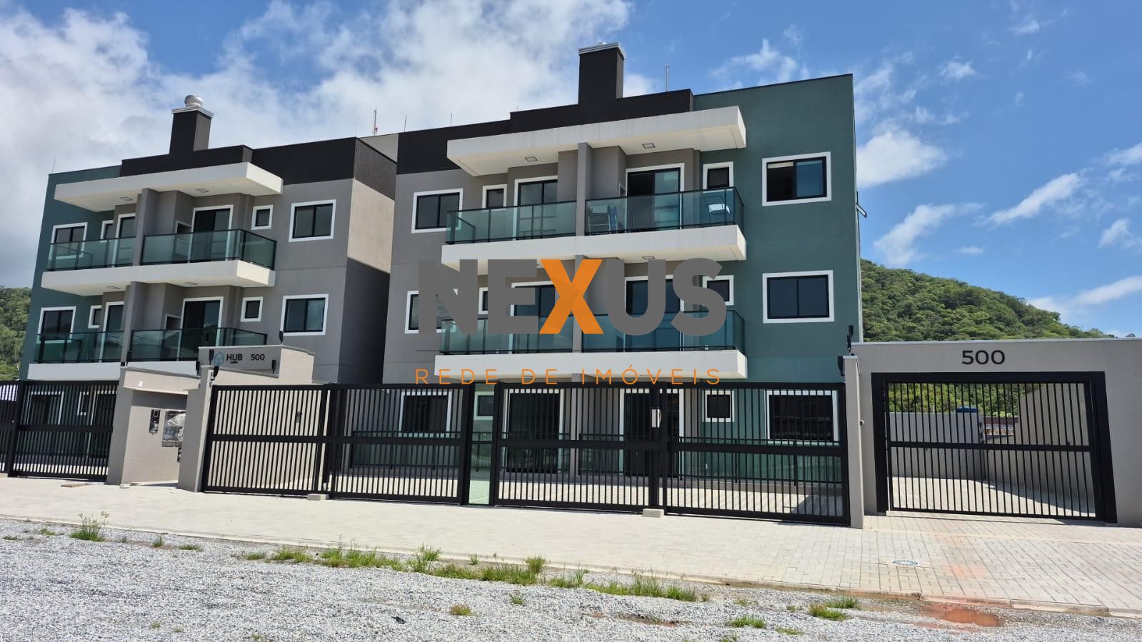 Apartamento a venda em Matinhos  Caiobá 2 Quartos Próximo à Pr...