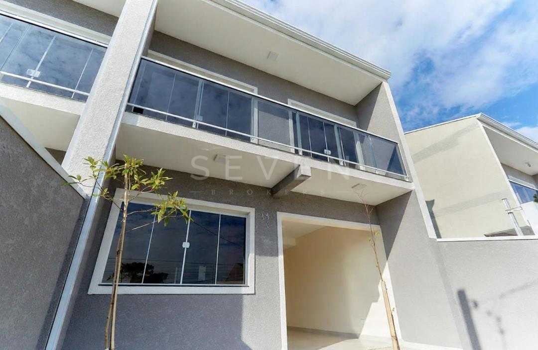 Sobrado com 2 suítes e quintal abaixo do valor de mercado em C...