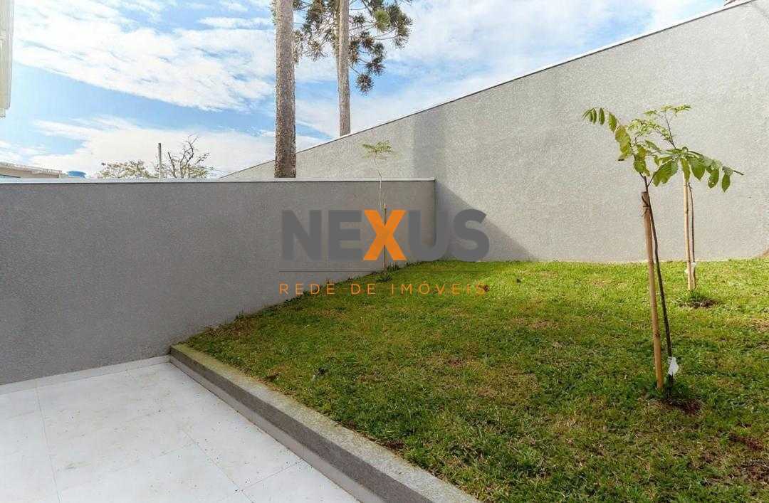 Sobrado com 2 suítes e quintal abaixo do valor de mercado em C...