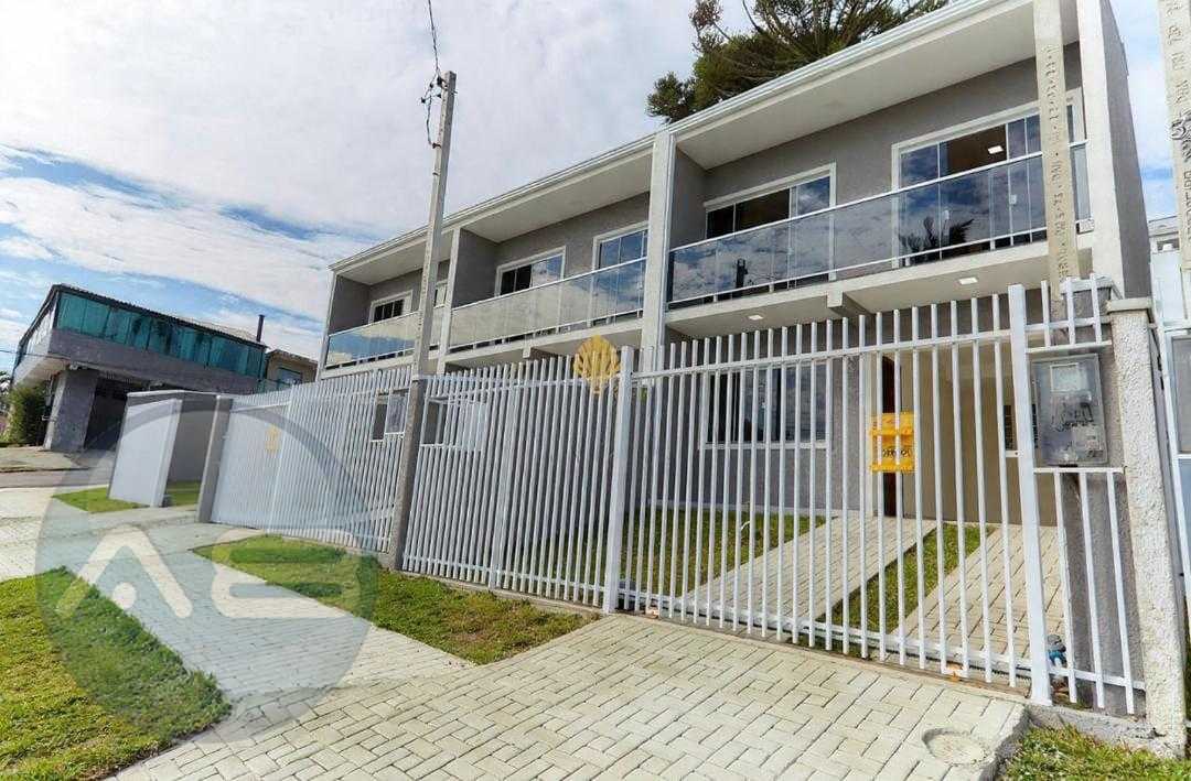 Sobrado com 2 suítes e quintal abaixo do valor de mercado em C...