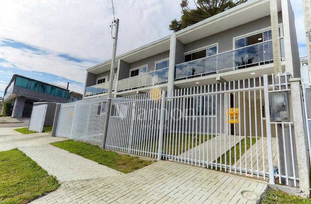 Sobrado com 2 suítes e quintal abaixo do valor de mercado em C...