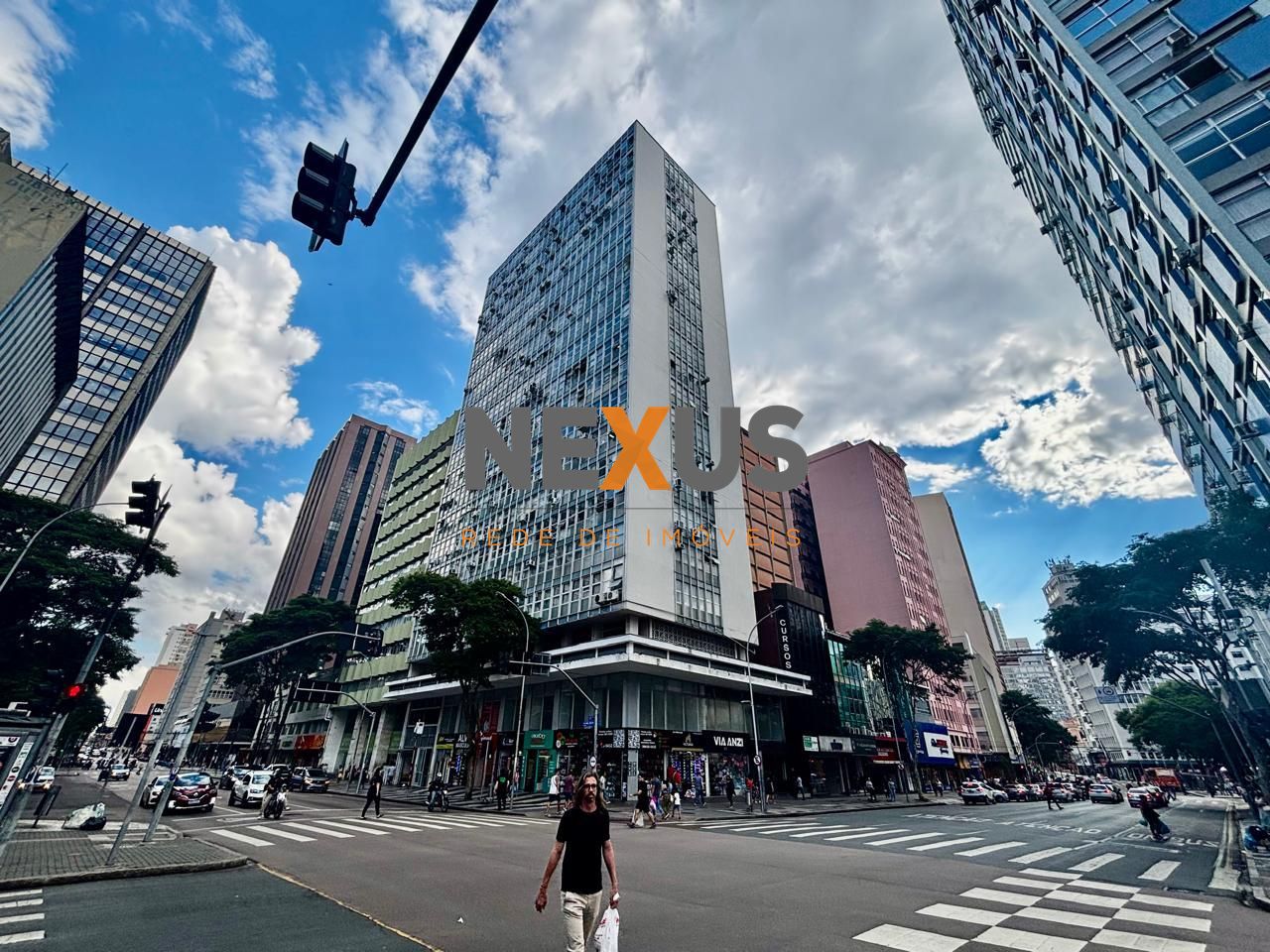 Sala Comercial Mobiliada no Edifício Banrisul  3 Salas e Porta...