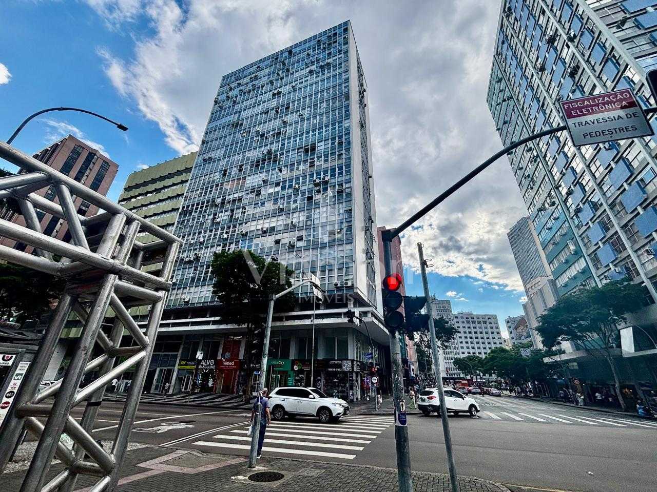 Sala em prédio central, seguro para trabalhar.