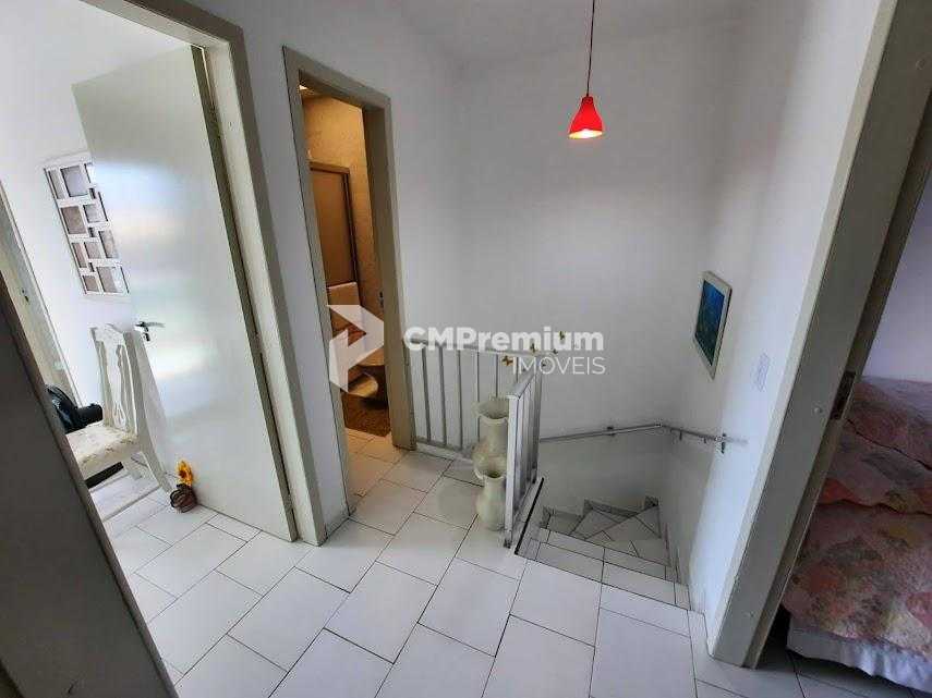 Sobrado na Praia com 3 Quartos, Suíte e 2 Vagas  Ideal para Mo...