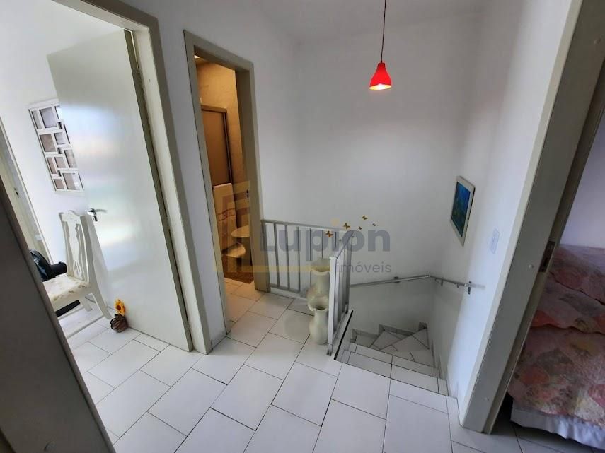 Sobrado na Praia com 3 Quartos, Suíte e 2 Vagas  Ideal para Mo...