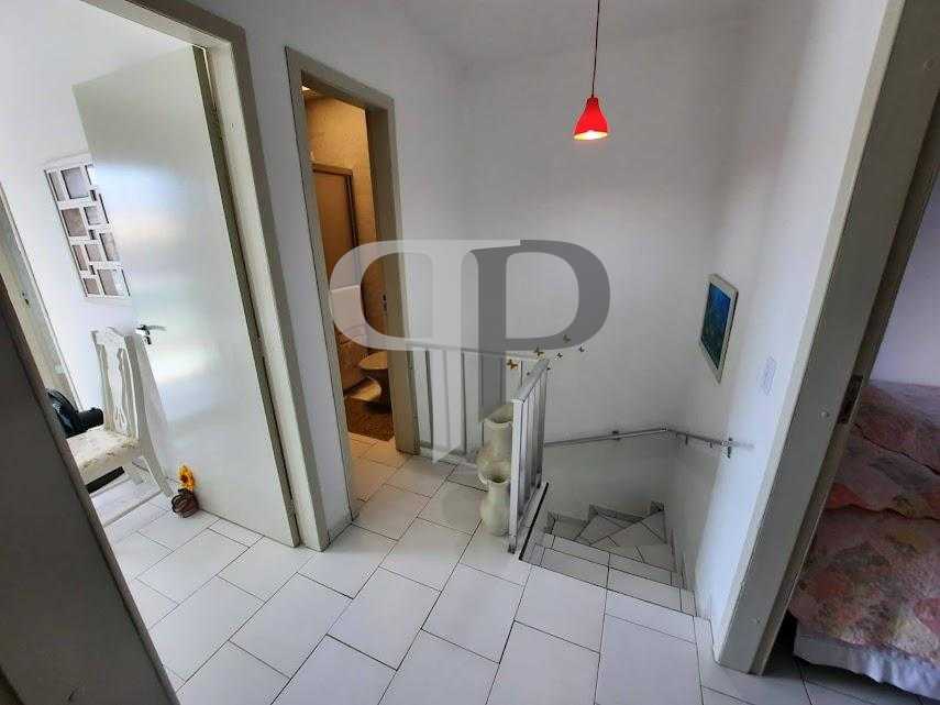 Sobrado na Praia com 3 Quartos, Suíte e 2 Vagas: Ideal para Mo...