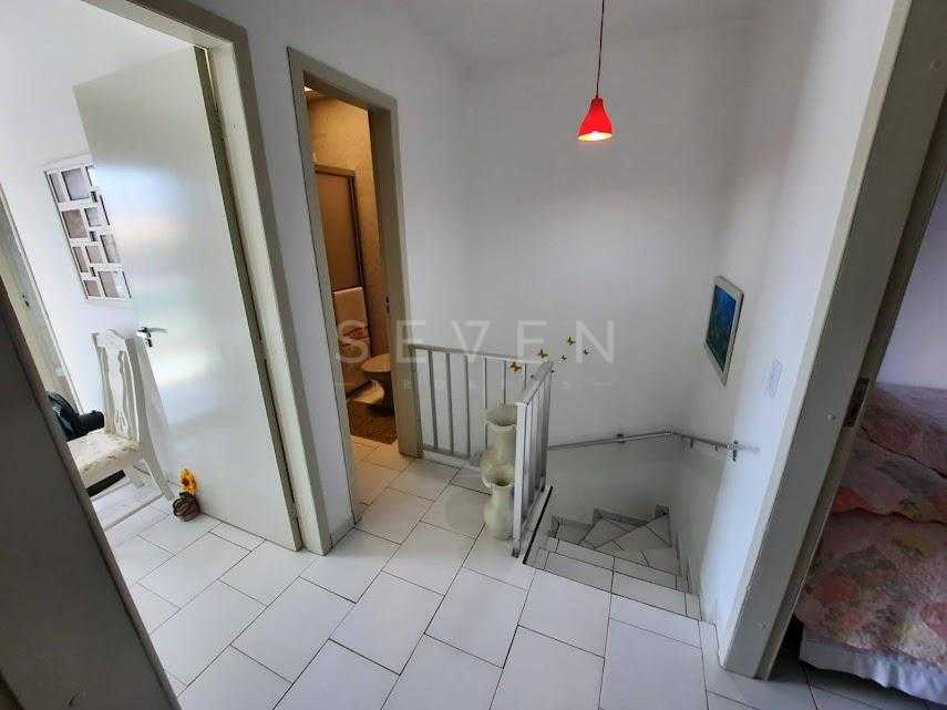 Sobrado na Praia com 3 Quartos, Suíte e 2 Vagas  Ideal para Mo...