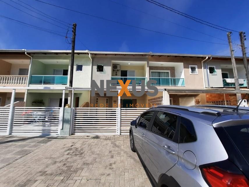 Sobrado na Praia com 3 Quartos, Suíte e 2 Vagas Ideal para Mo...