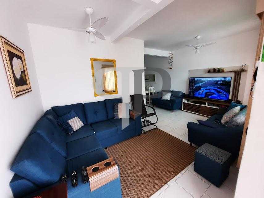 Sobrado na Praia com 3 Quartos, Suíte e 2 Vagas: Ideal para Mo...