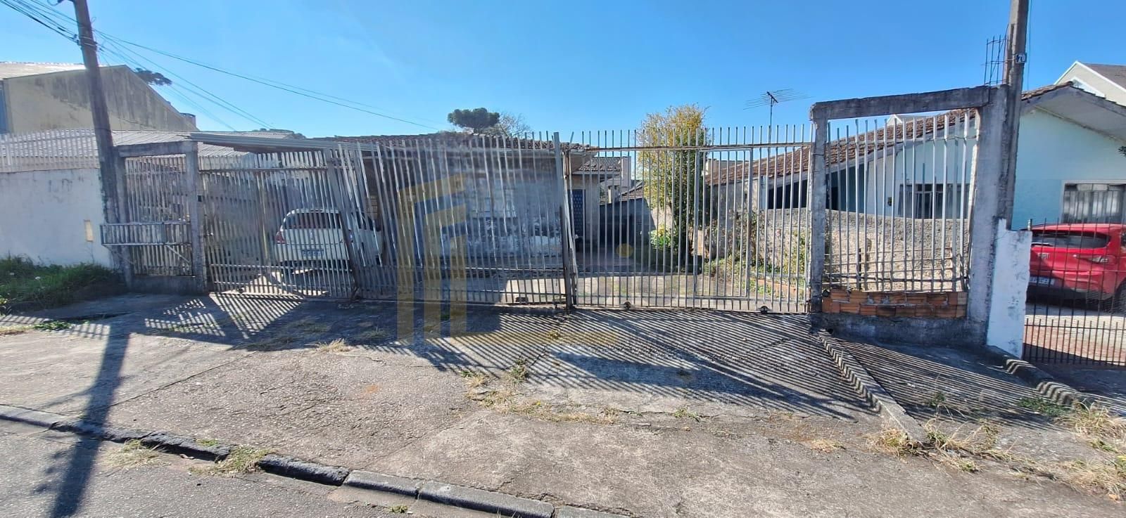 Terreno no Uberaba 12,75x50,15 ao lado da Associação da Caixa