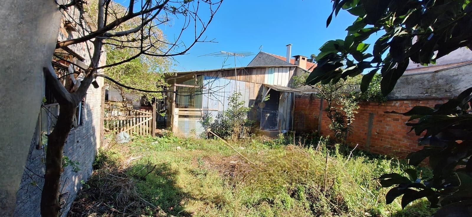 Terreno no Uberaba 12,75x50,15 ao lado da Associação da Caixa