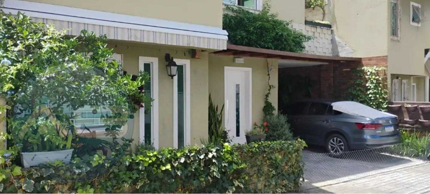 Sobrado 134m  com Su?te, Hidro e ?tico no S?o Louren?o  Condom...