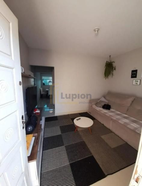 Casa à Venda no Sítio Cercado com 2 Quartos, Edícula em Vidro ...