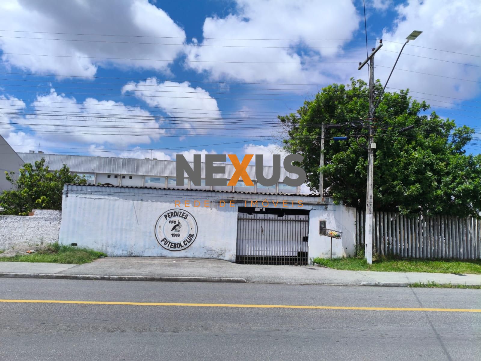 Terreno 325m  em Pinhais com 3 Casas  Excelente Potencial de I...