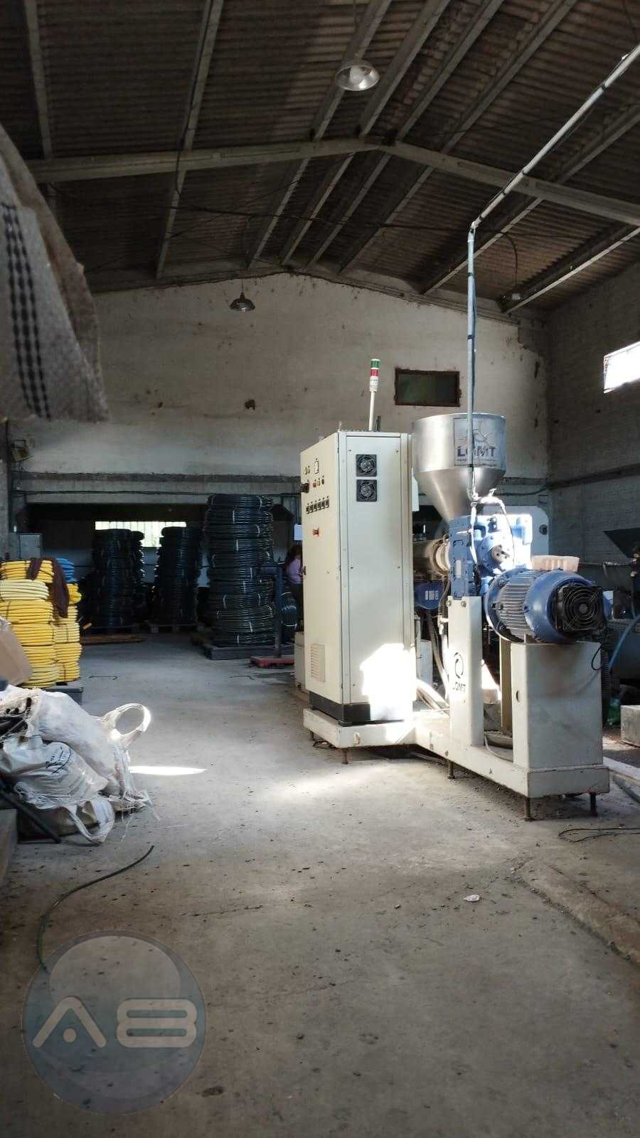 ?rea 8.000m  com Barrac?es ? Venda em Campo Largo  Jardim Itaqui