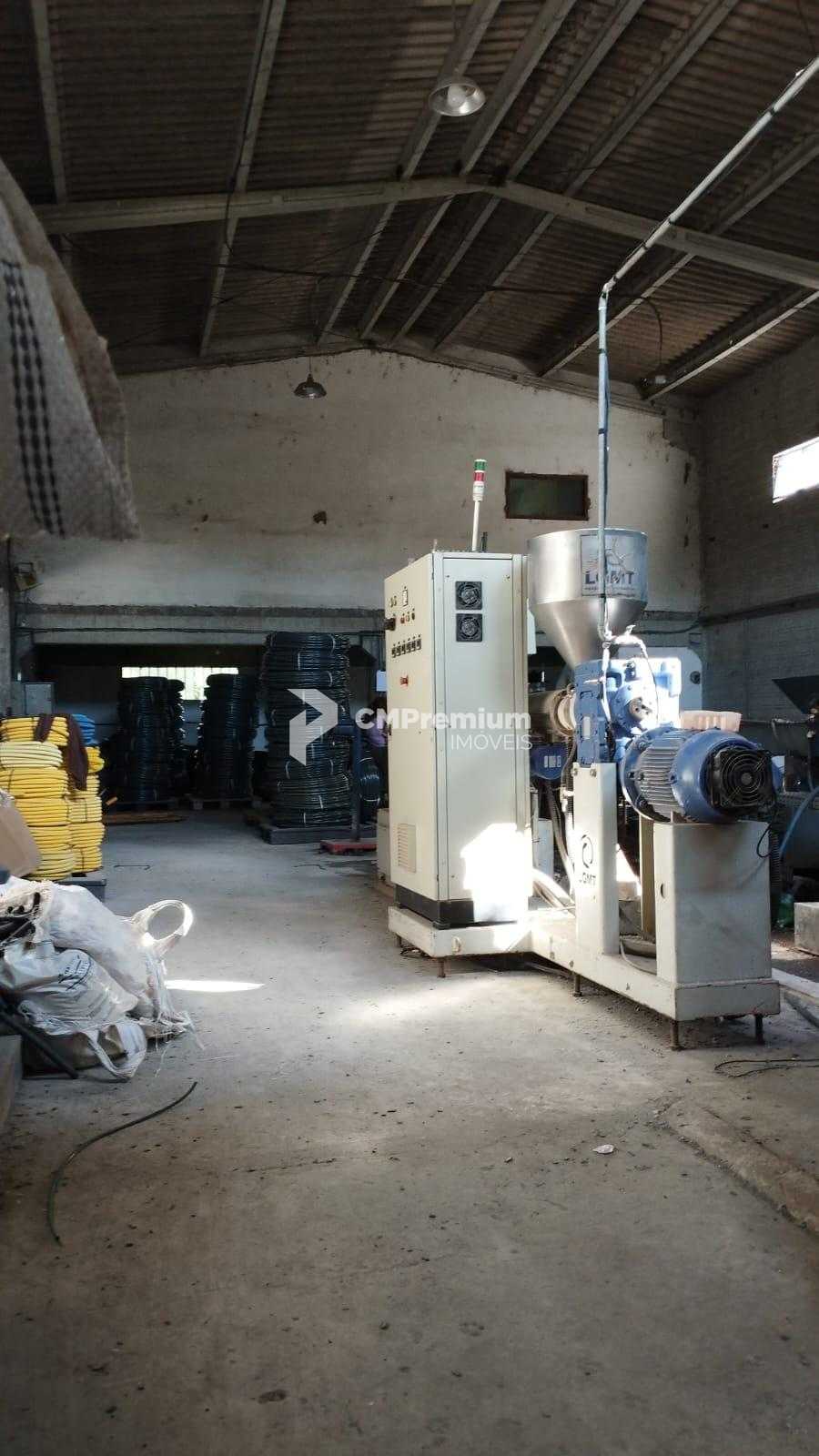 Área 8.000m  com Barracões à Venda em Campo Largo  Jardim Itaqui