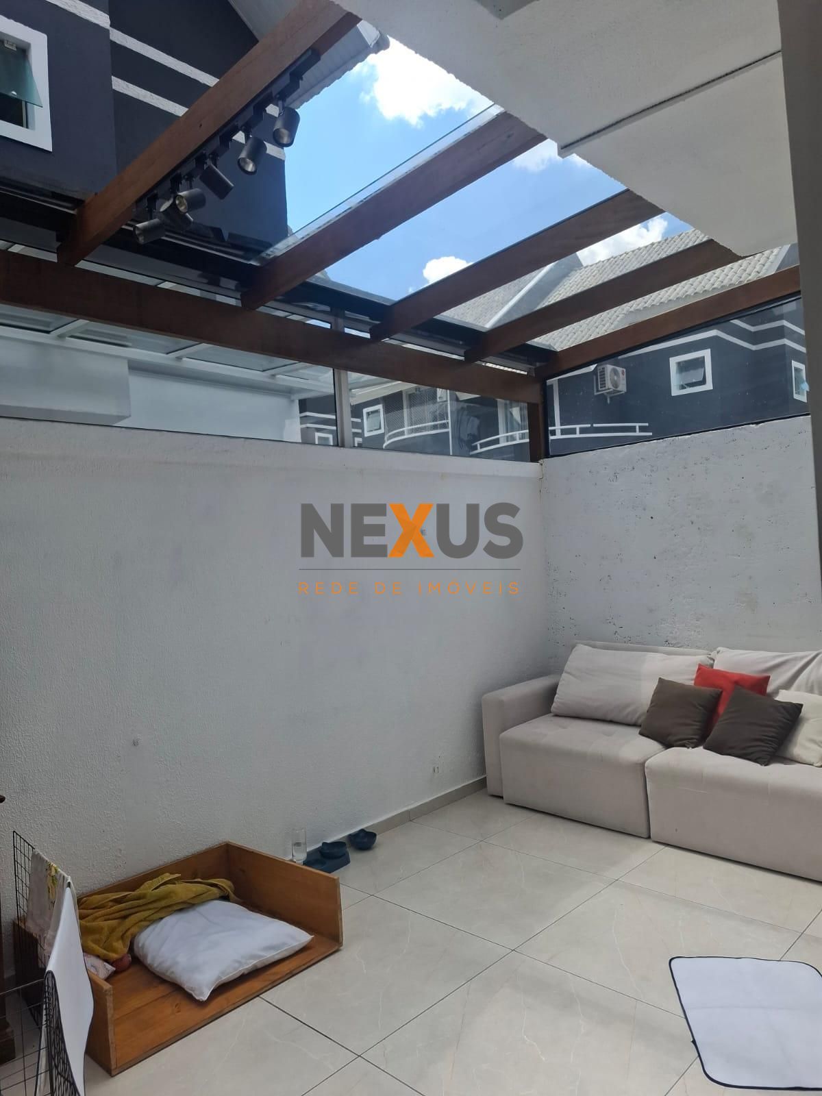 Casa com 3 dormitórios à venda,160.00 m  no valor de R  720.00...