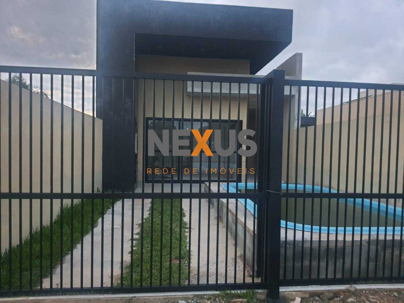 Casa Nova com Piscina e Pé-Direito Alto no Litoral de Guaratuba