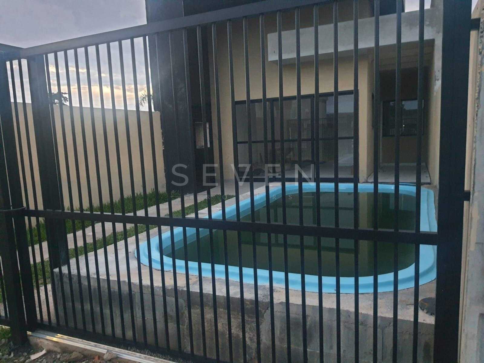 Casa Nova com Piscina e Pé-Direito Alto no Litoral de Guaratuba