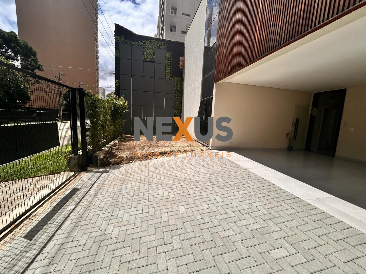 Edifício Prédio à venda,268.00 m  no valor de R  1.299.000,00,...