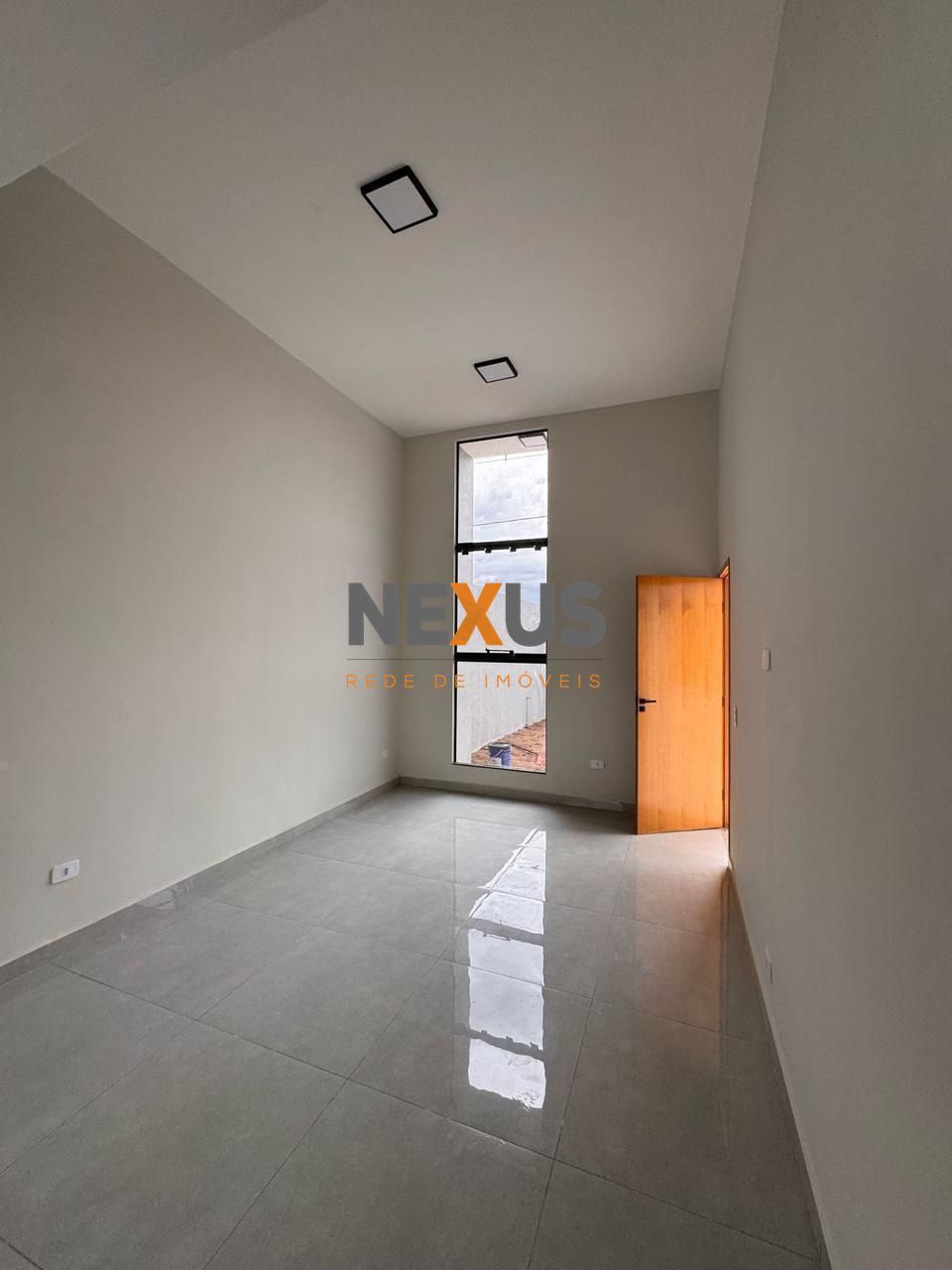 Casa com 2 dormitórios à venda com 55 m  no valor de R  330.00...