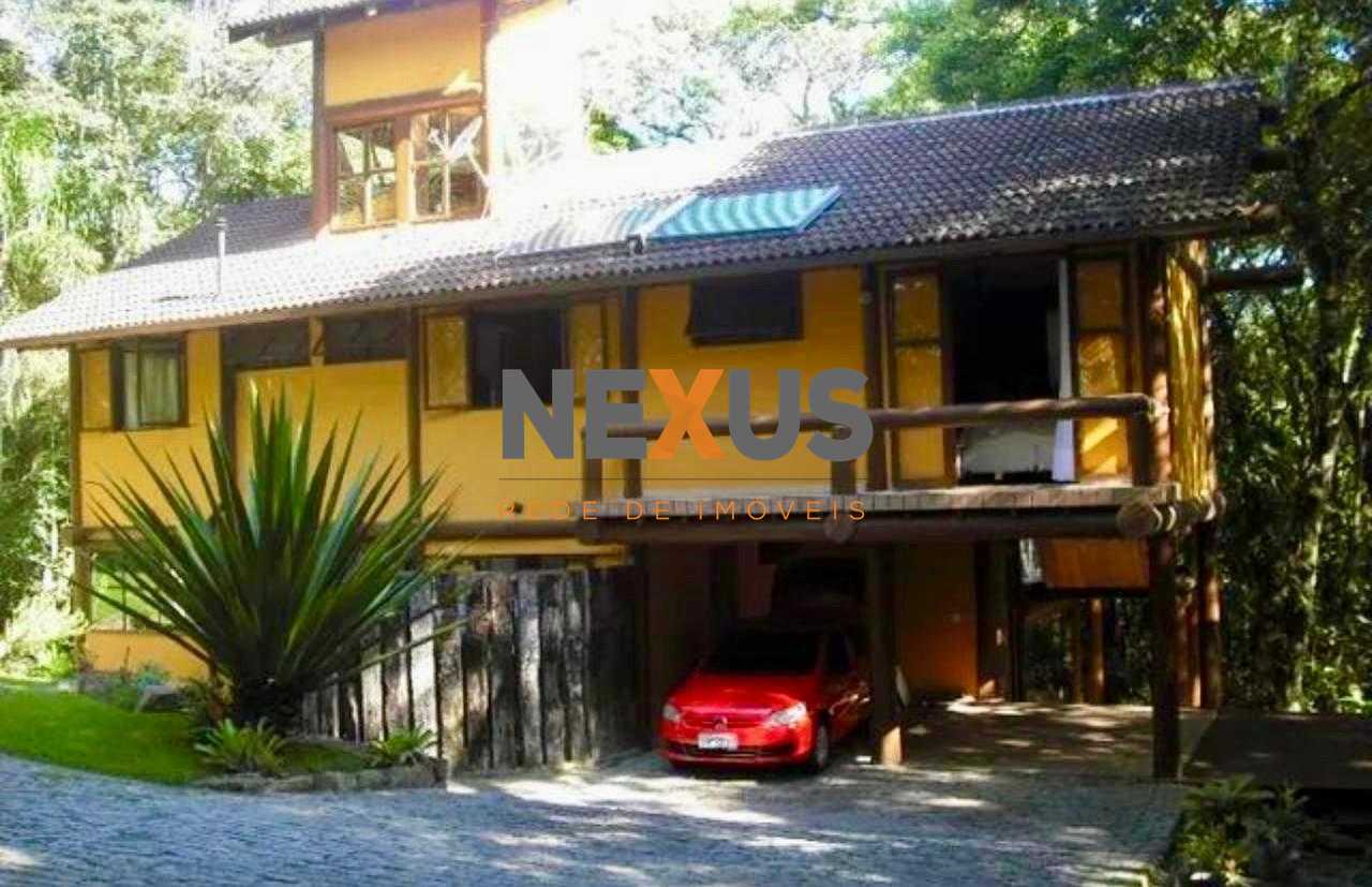 Casa com 4 dormitórios à venda com 4.880m  no valor de 2.330.0...