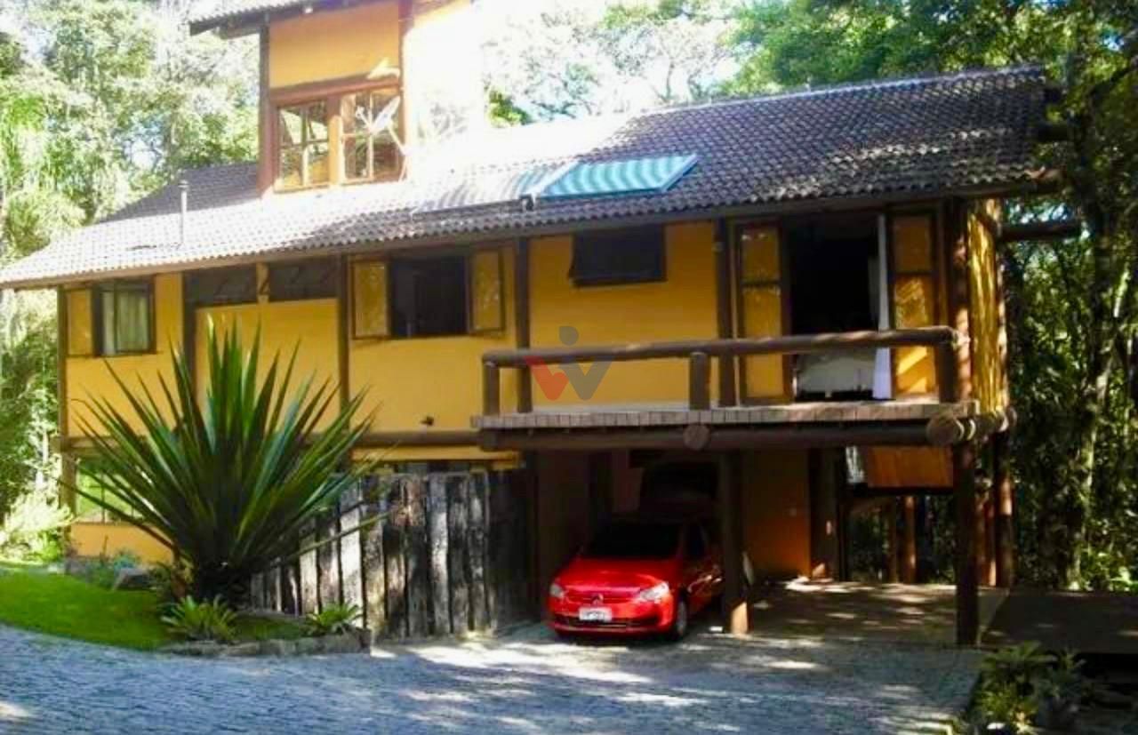 Casa com 4 dormitórios à venda com 4.880m  no valor de 2.330.0...