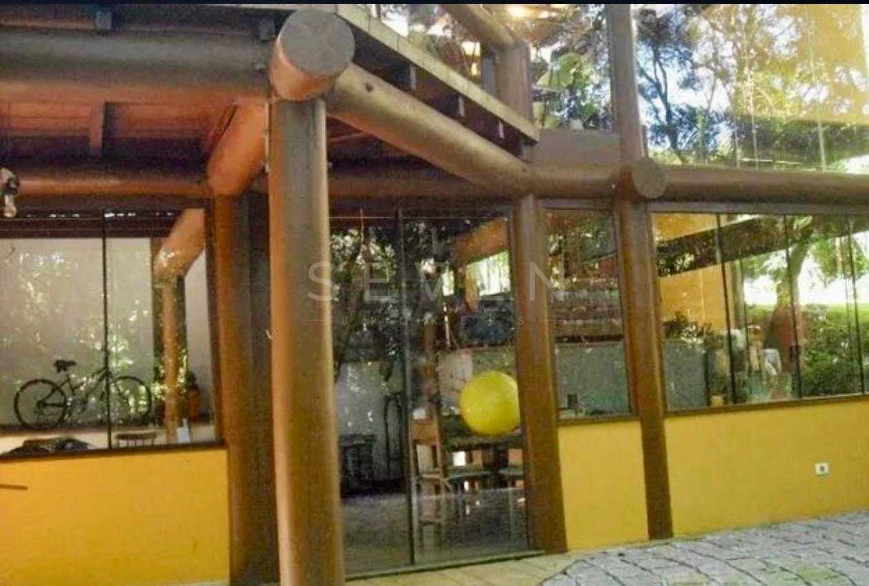 Casa com 4 dormitórios à venda com 4.880m  no valor de 2.330.0...