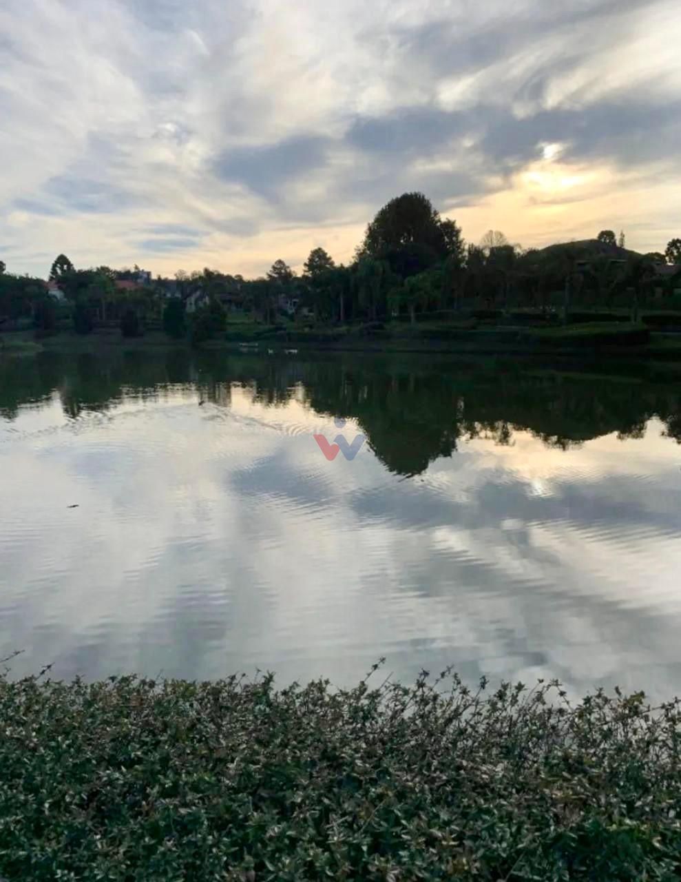 Casa com 4 dormitórios à venda com 4.880m  no valor de 2.330.0...