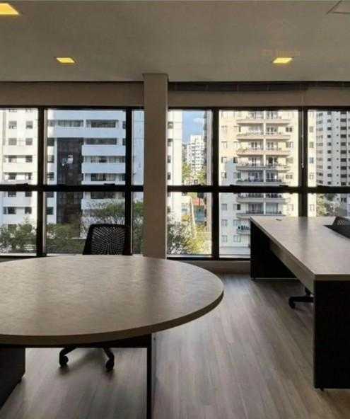 Sala comercial 55m  de frente no Champagnat | Rua Padre Anchie...