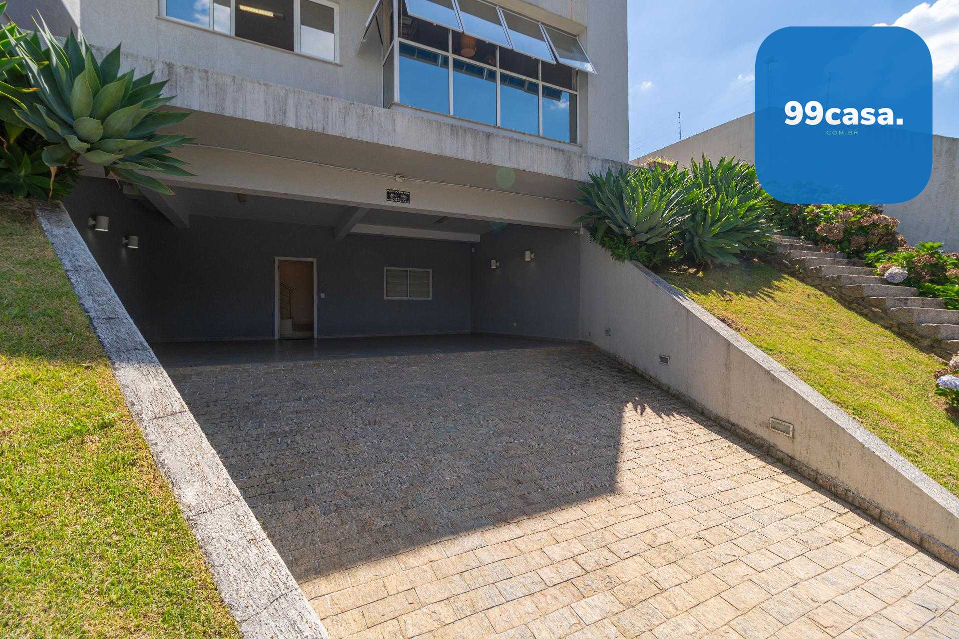 Casa de  Alto Padrão no Campo Comprido com Ático, Jardim e Ene...