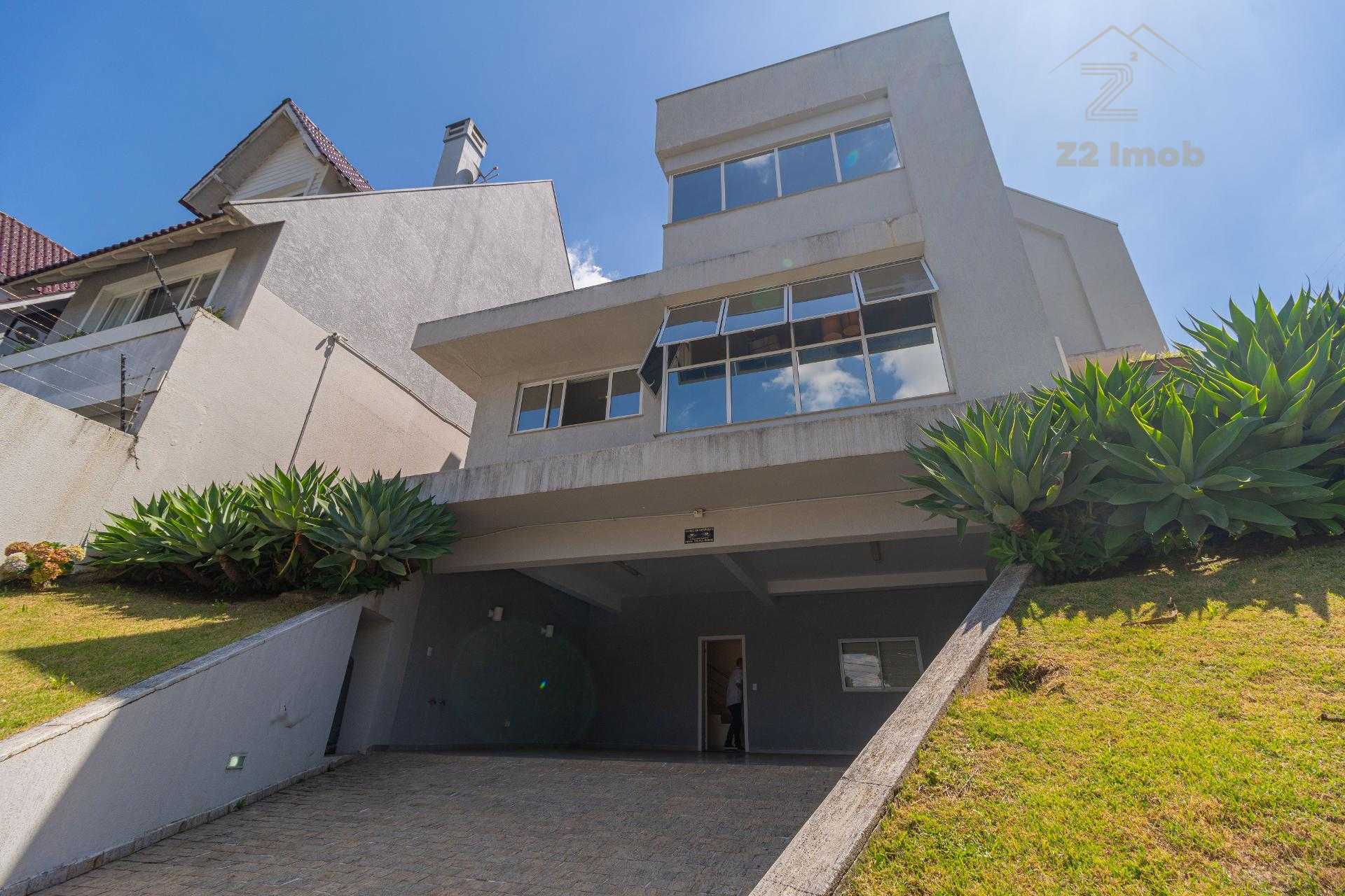 Casa de  Alto Padrão no Campo Comprido com Ático, Jardim e Ene...