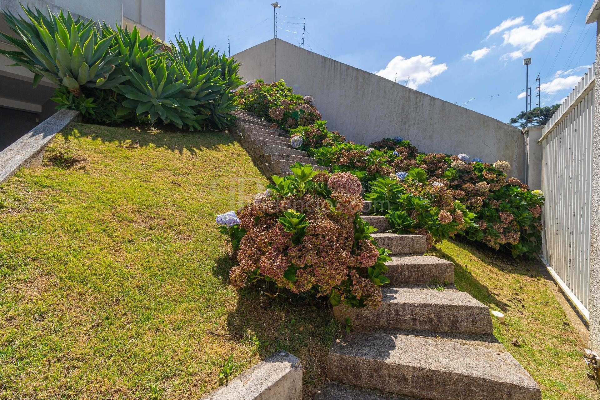 Sobrado Alto Padrão no Campo Comprido com Ático, Jardim e Ener...